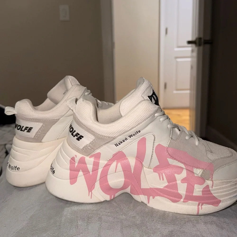 Naked Wolfe Women's White and Pink Sneakers
